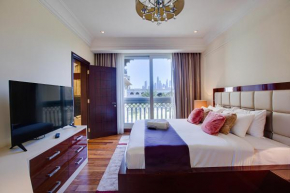 TAJ 5* Palm Jumeirah apartment with beach access